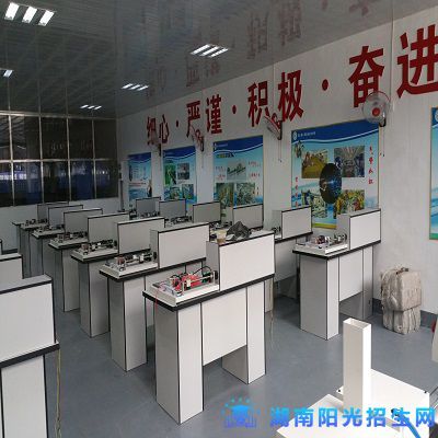 洞口工貿職業技術學校2022年招生辦聯系電話及計算機軟件開發與維修專業介紹